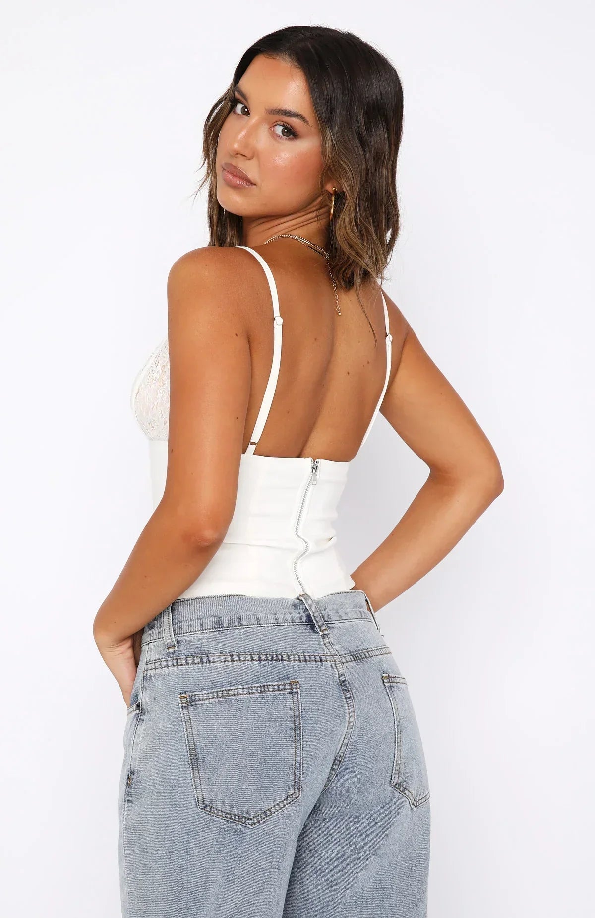 Isabelle Dame Top – Elegant Blonde-design med Luksuriøse Detaljer og Komfortabel Pasform