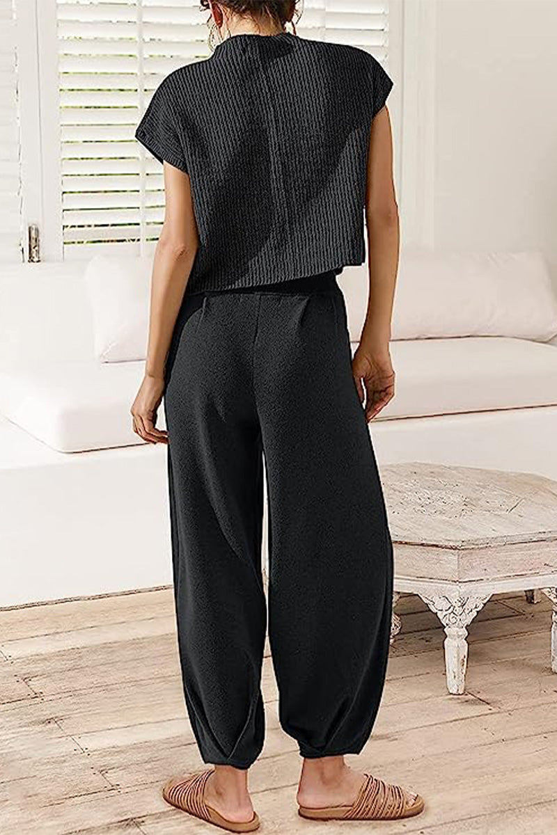 Faye Laurent Dame Lounge Sæt – Komfortabelt 2-delt Sæt med T-shirt og Bukser med Høj Talje