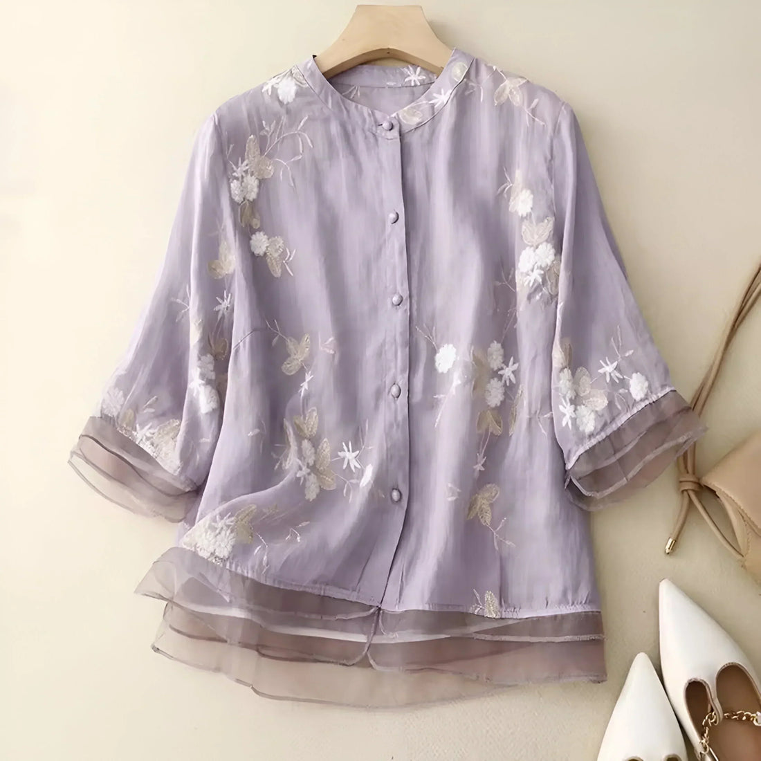 Emily Bluse til Kvinder – Elegant Blomstret Bluse i Åndbart Materiale med Klassisk Snit