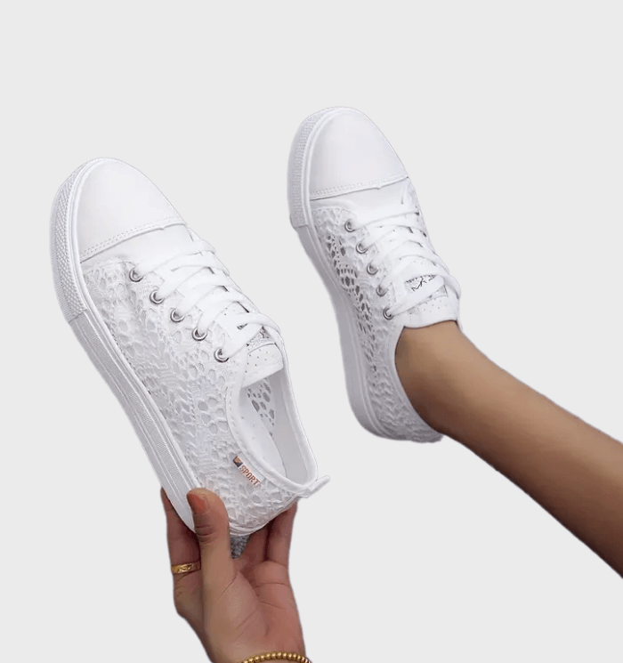Alena Sneakers til Dame – Hvide snøresko med åndbart design og skridsikker sål