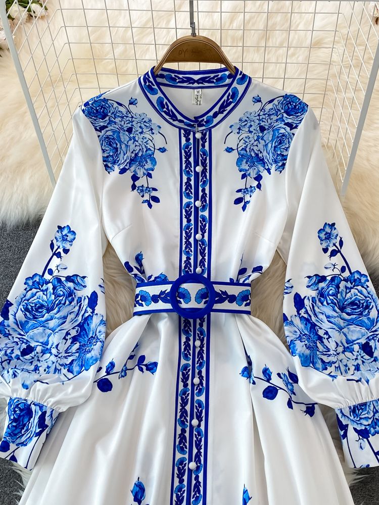Alina Dame Lang Kjole – Vintage Blomstret Kjole med Elegante Lanterneærmer