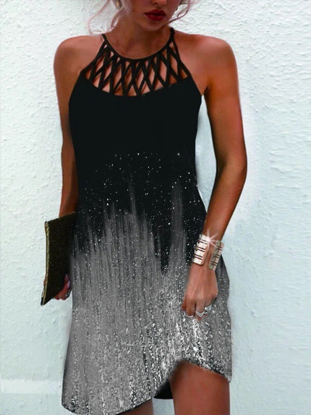 Emily Let Sommerkjole til Kvinder – Halterneck Kjole med Tropisk Mønster og Luftigt Snit til Strand og Brunch