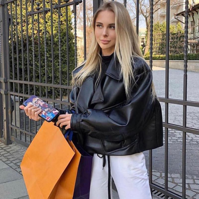 Alessia Dame Læderjakke – Stilfuld Figursyet Model i Ægte Læder til Enhver Lejlighed