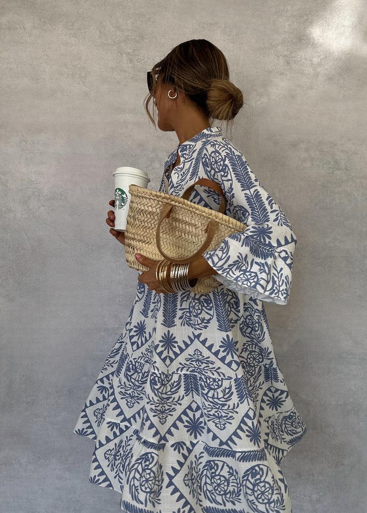 Chloe Mini Kjole til Kvinder – Blå V-Hals med Lange Ærmer og Behagelig Shift-Pasform