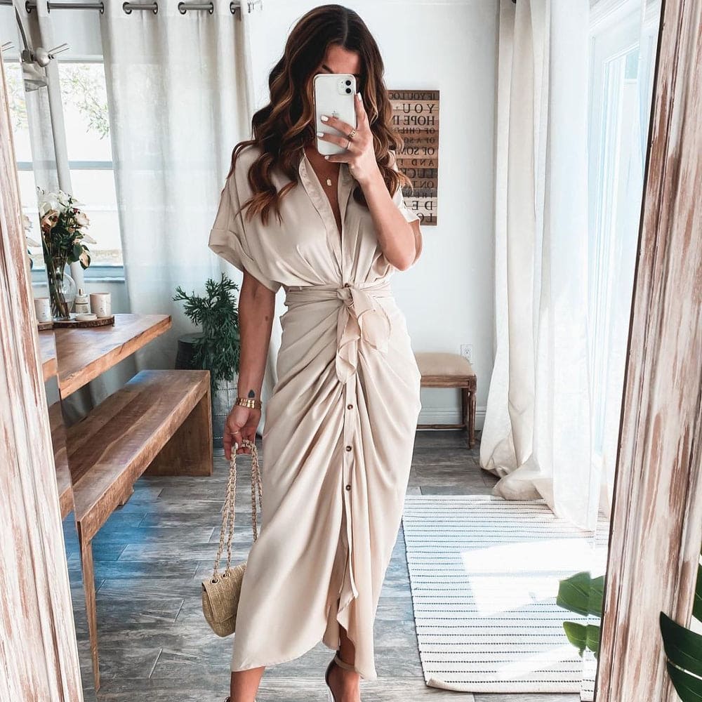 Julia Dame Aftenkjole – Elegant Maxi Kjole i Åndbar Polyester med Moderne Detaljer