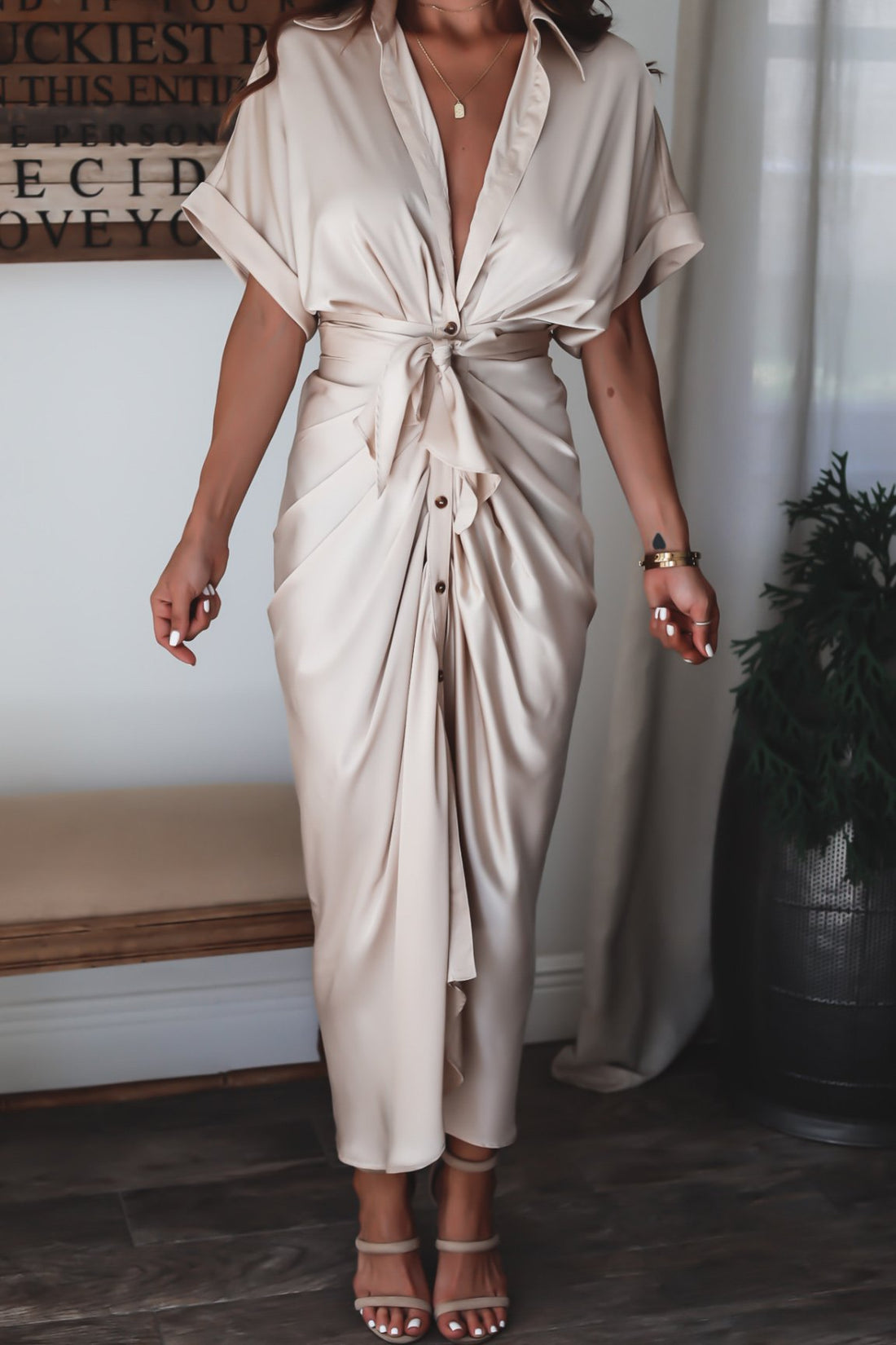Julia Dame Aftenkjole – Elegant Maxi Kjole i Åndbar Polyester med Moderne Detaljer