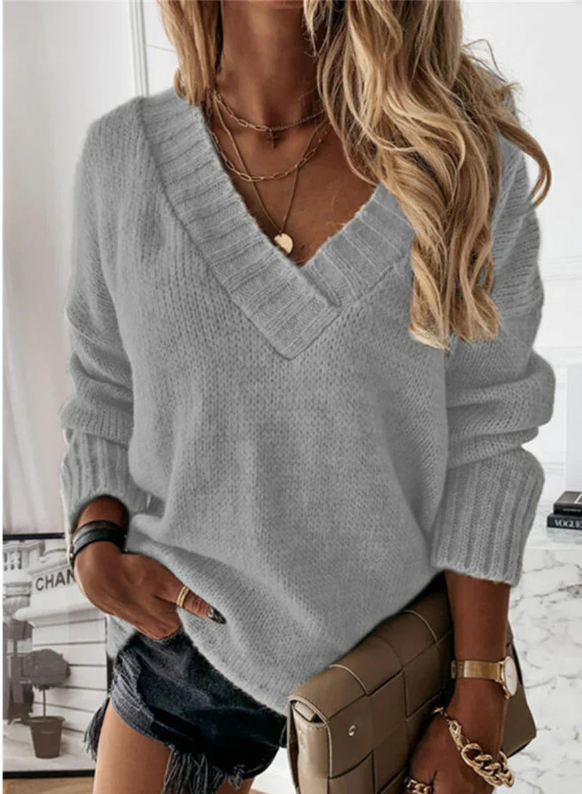 Dame Sweater – Behagelig V-hals Sweater med Afslappet Pasform & Tidløst Design