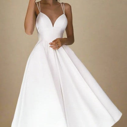 Kourtney Kjole til Kvinder – Sommerlig Elegance med V-Hals og Tynde Stropper