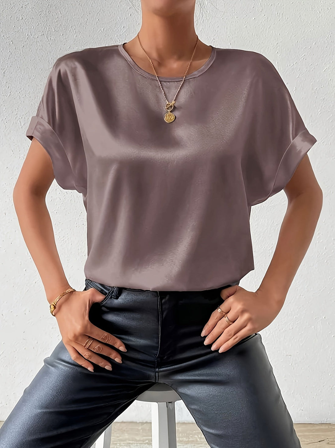 Ezra Dame Let Bluse – Let og Linnedlignende Stil med Løs Pasform og Elegant Udseende