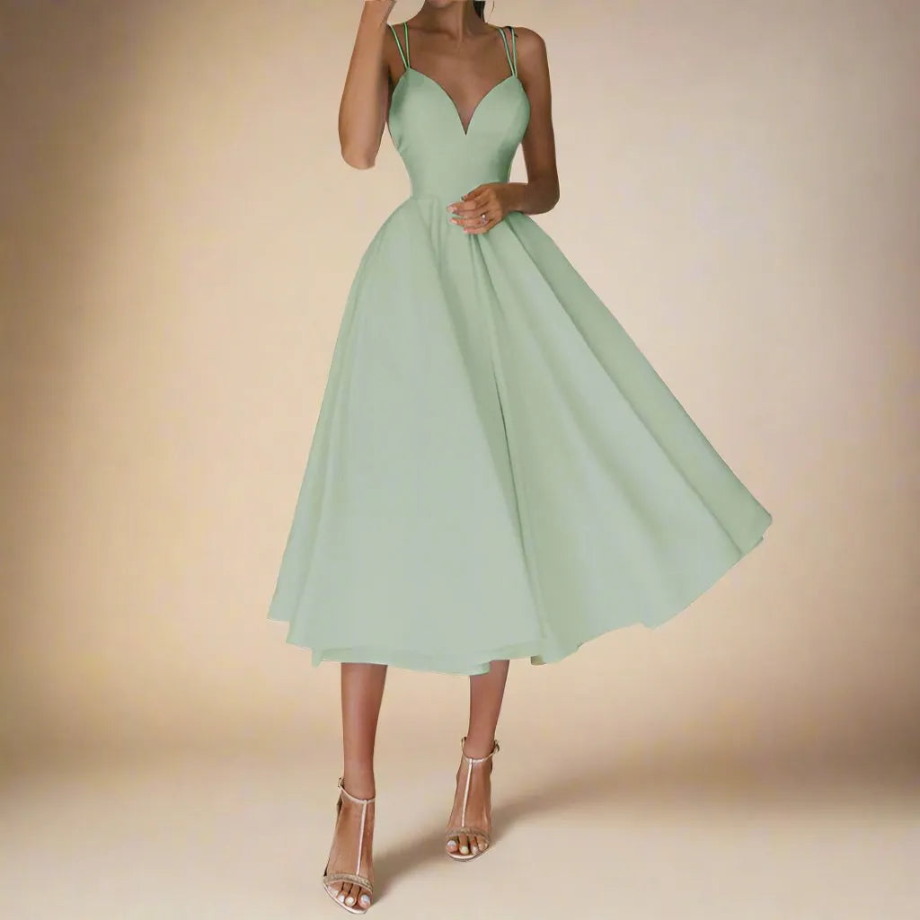 Kourtney Kjole til Kvinder – Sommerlig Elegance med V-Hals og Tynde Stropper