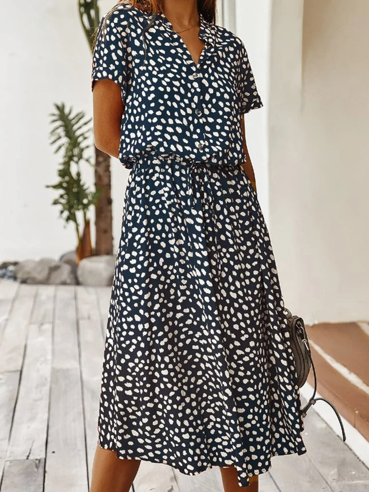 Elora Damekjole – Elegant Kjole med Knapper, Figurvenligt Snit og Stilfuld Finish