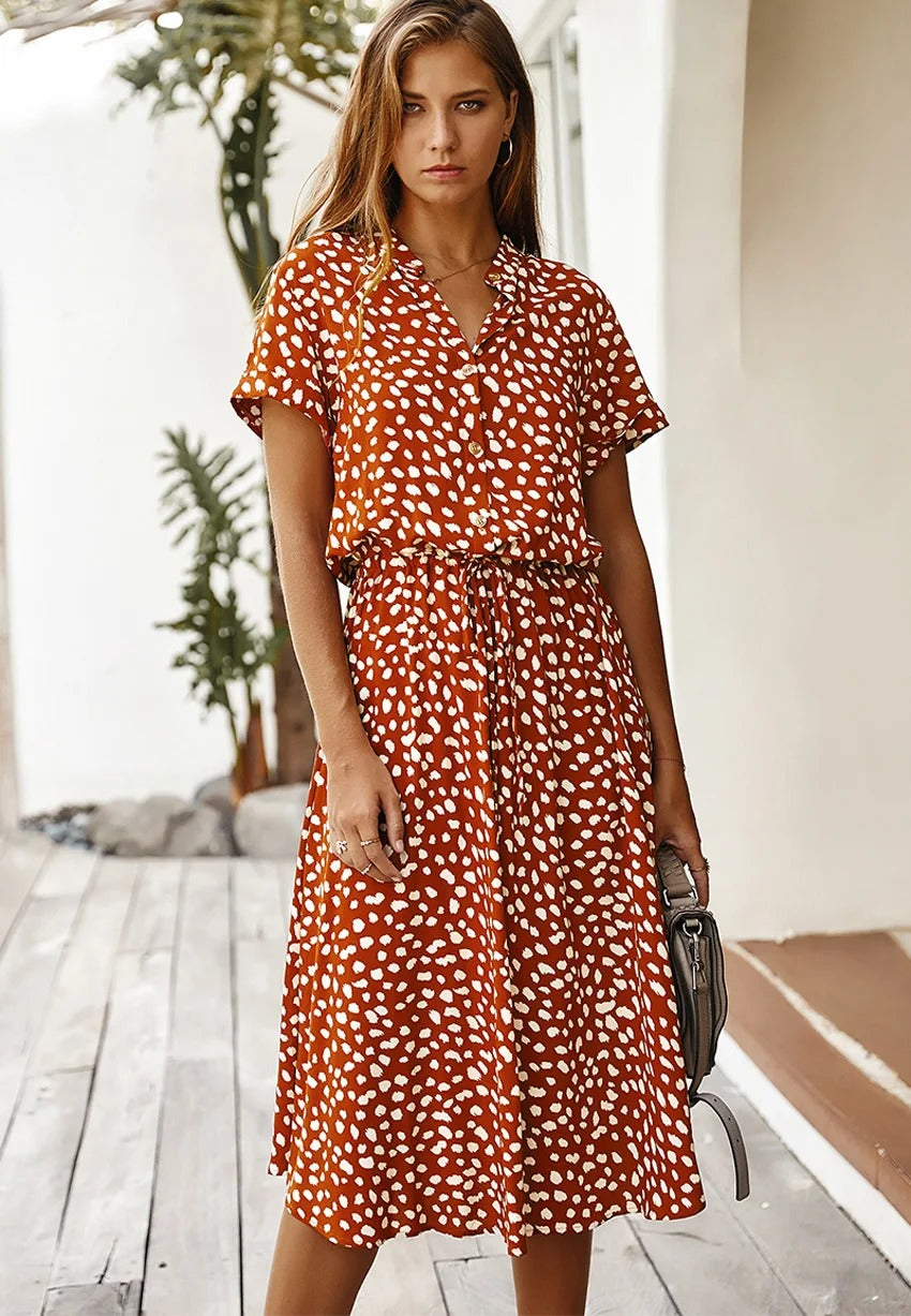 Elora Damekjole – Elegant Kjole med Knapper, Figurvenligt Snit og Stilfuld Finish