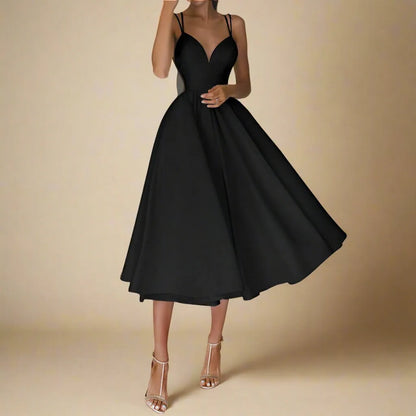 Kourtney Kjole til Kvinder – Sommerlig Elegance med V-Hals og Tynde Stropper