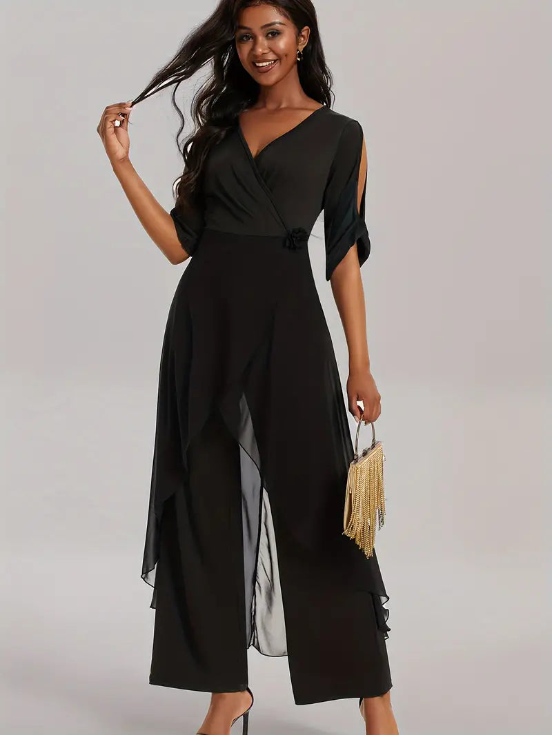 Callie Jumpsuit til Kvinder – Elegant Jumpsuit med Asymmetrisk Nederdel og V-Hals til Særlige Anledninger