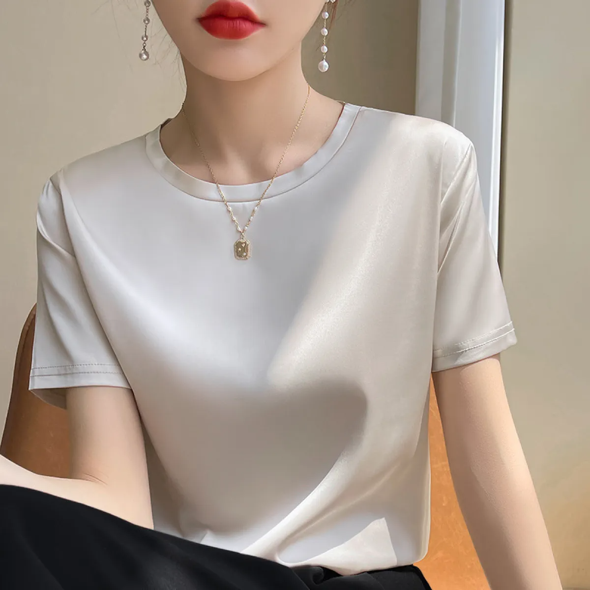 Ezra Dame Let Bluse – Let og Linnedlignende Stil med Løs Pasform og Elegant Udseende